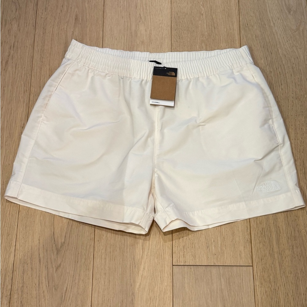 The North Face Easy Wind Shorts Women XXL NWT White Dune $90